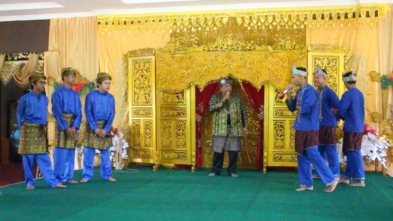 Pantun Melayu dan Tradisi Berbalas Kata yang Elegan